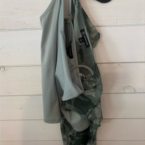 I-N-C Womens Leaves Embellished T-Shirt. Size small, green . - Picture 12 of 12